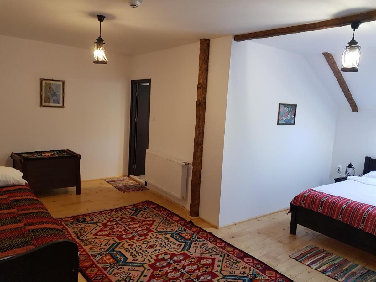 Satu Muscelean Hotel Albestii de Muscel Buitenkant foto